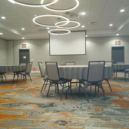 Holiday Inn - Kansas City - Northeast By Ihg Esterno foto