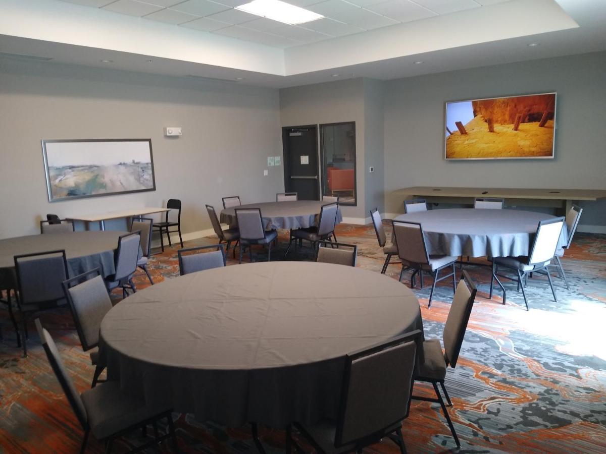 Holiday Inn - Kansas City - Northeast By Ihg Esterno foto