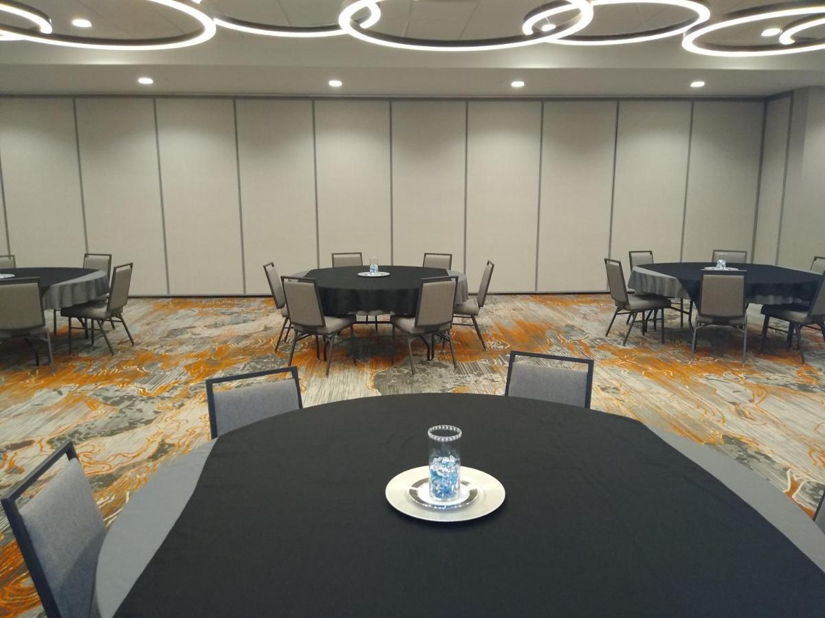 Holiday Inn - Kansas City - Northeast By Ihg Esterno foto