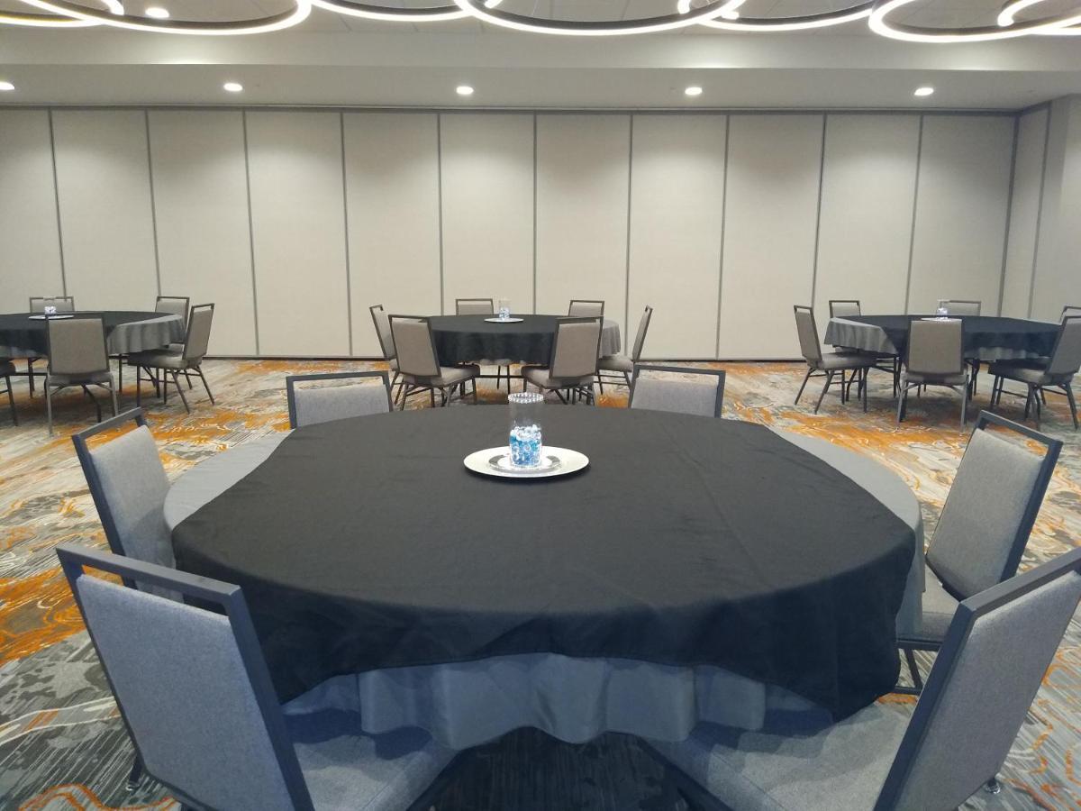 Holiday Inn - Kansas City - Northeast By Ihg Esterno foto