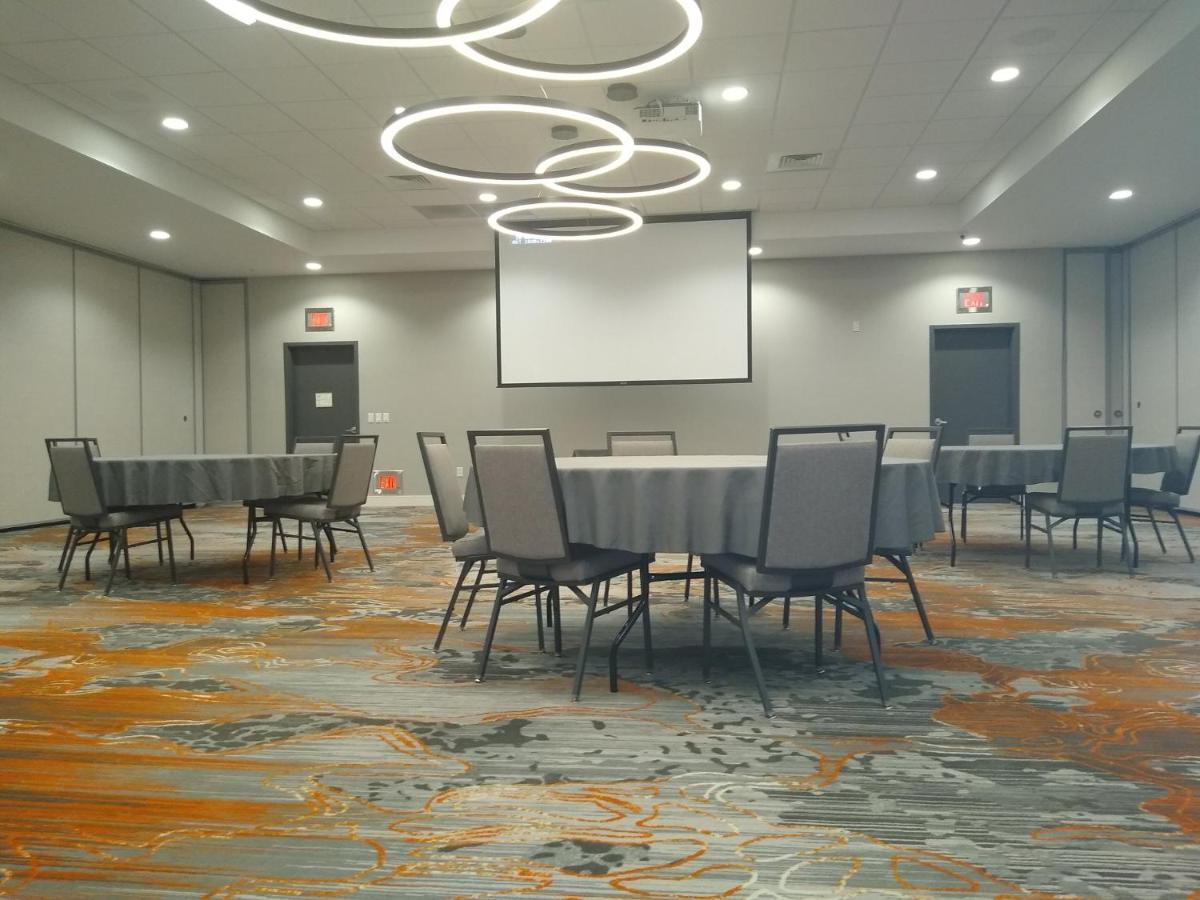 Holiday Inn - Kansas City - Northeast By Ihg Esterno foto