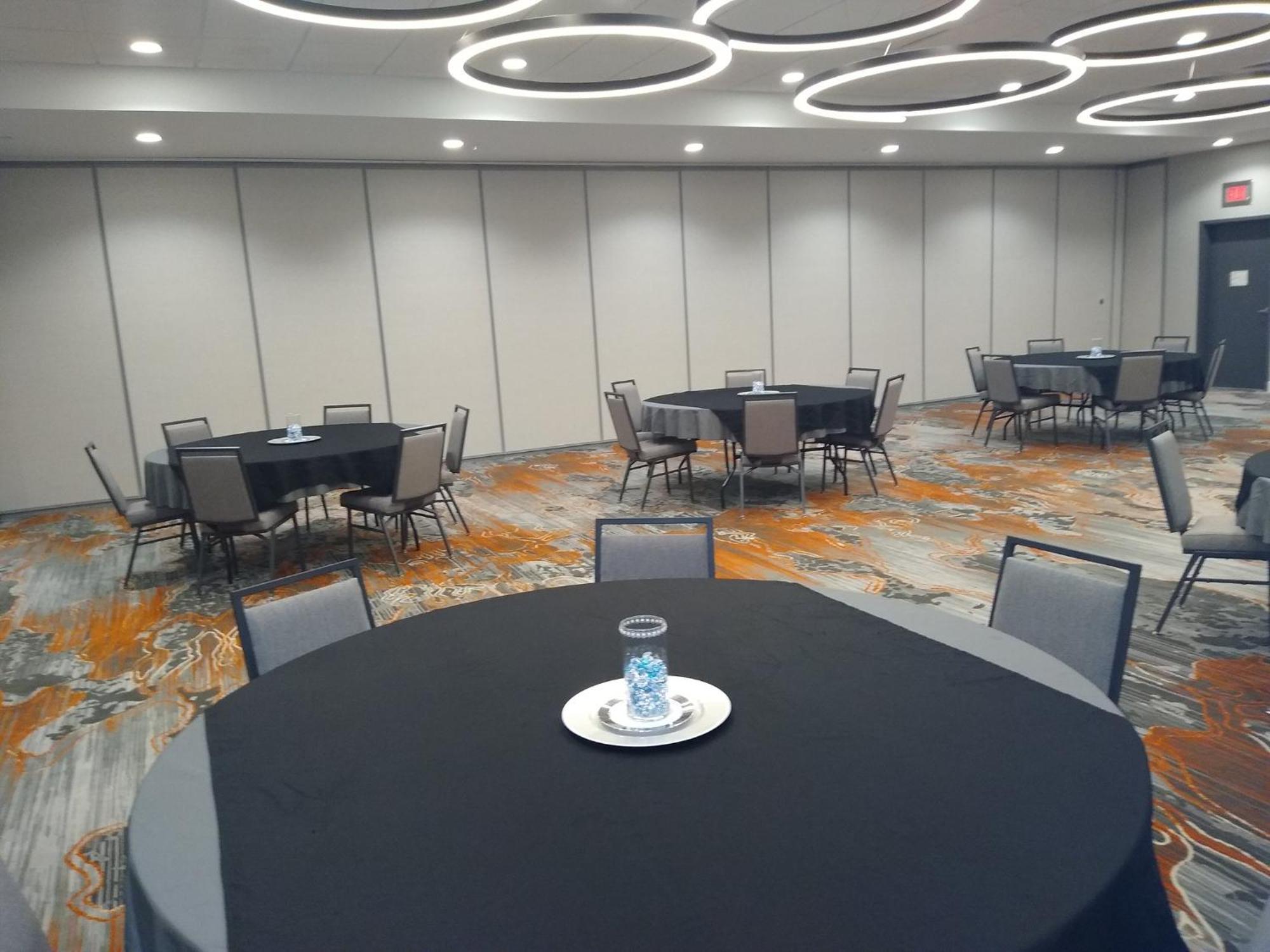 Holiday Inn - Kansas City - Northeast By Ihg Esterno foto